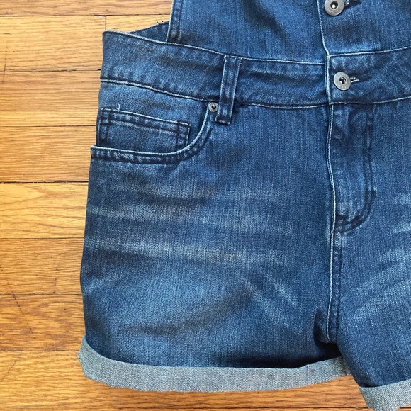 Denim shorts overalls - Picture 4 of 9